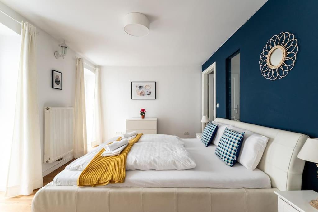 Cozy 1Br Duplex Near Center By Hm Apartman Bécs Kültér fotó