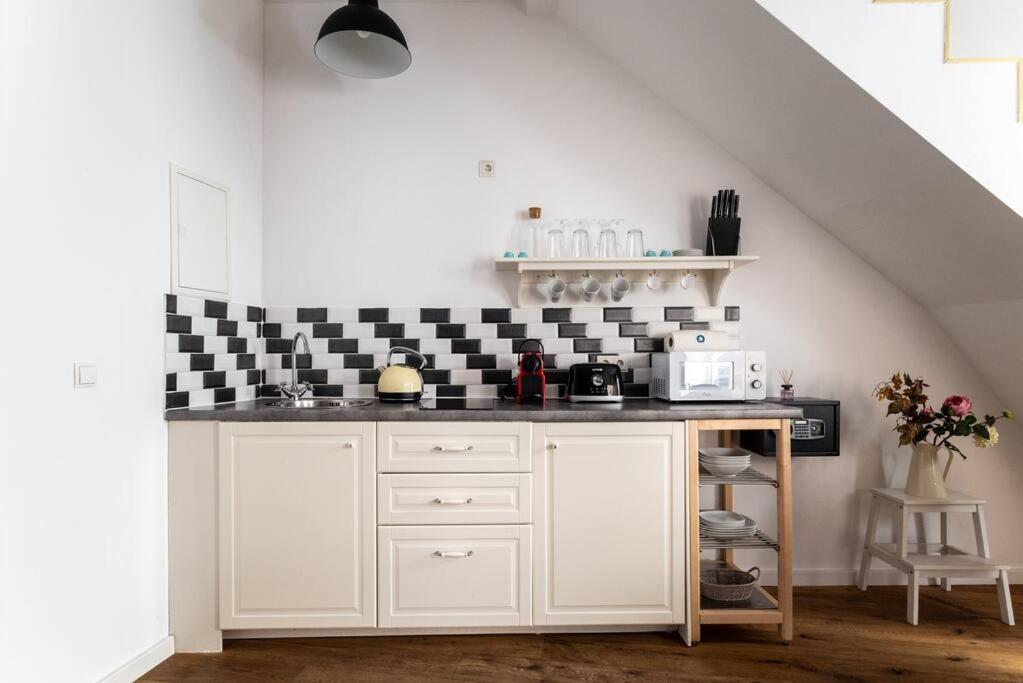 Cozy 1Br Duplex Near Center By Hm Apartman Bécs Kültér fotó