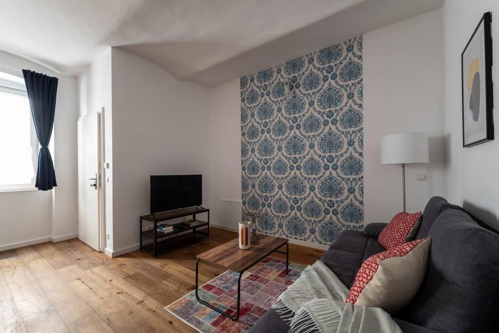 Cozy 1Br Duplex Near Center By Hm Apartman Bécs Kültér fotó